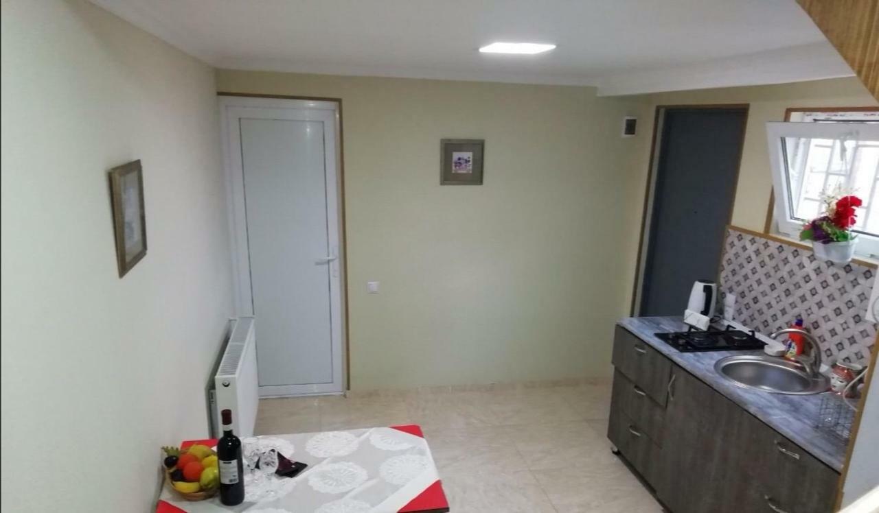 Guliko'S Apartment In Tbilisi Buitenkant foto